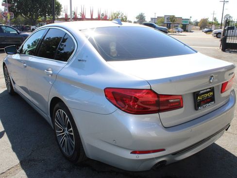 Used 2019 BMW 530e w/ Premium Package RWD image 39