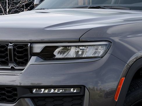 New 2026 Jeep Grand Cherokee L Limited w/ Limited Altitude Package AWD/4WD image 10