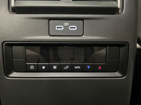 Used 2025 MAZDA CX-90 Plug-In Hybrid w/ Preferred AWD/4WD image 36