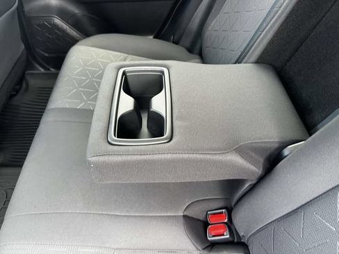 Used 2021 Toyota RAV4 XLE w/ Convenience Package AWD/4WD image 11