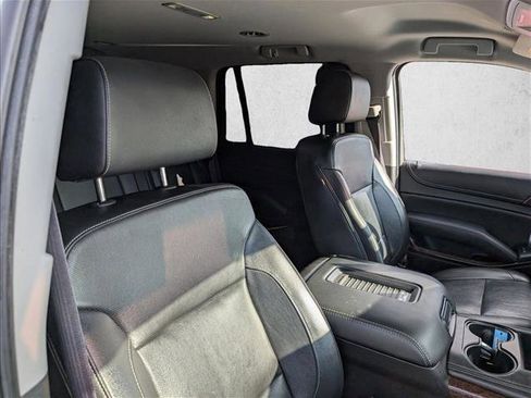 Used 2017 GMC Yukon SLT image 19