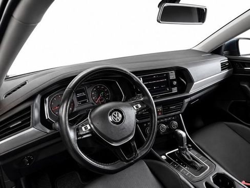 Used 2019 Volkswagen Jetta SE w/ Cold Weather Package FWD image 15