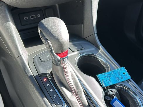 Used 2022 Chevrolet Equinox RS image 18