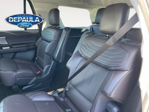 Certified 2025 Ford Expedition Platinum w/ Platinum Ultimate Package image 17