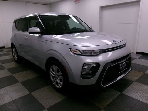 Used 2020 Kia Soul LX FWD image 14