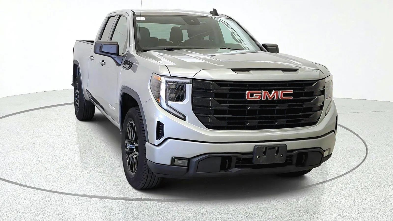 Used 2023 GMC Sierra 1500 Elevation AWD/4WD image 2
