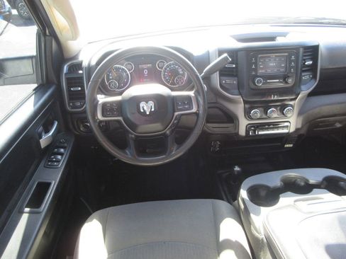 Used 2019 RAM 3500 Tradesman w/ Chrome Appearance Group image 17