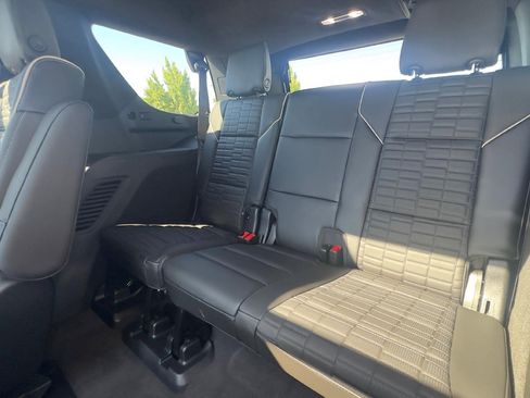 Certified 2024 Cadillac Escalade Premium Luxury Platinum AWD/4WD image 12