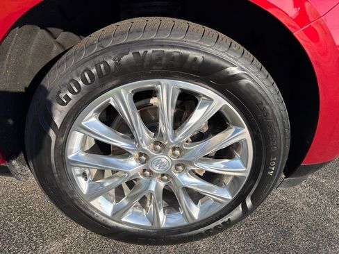 Used 2021 Buick Enclave Essence FWD image 12