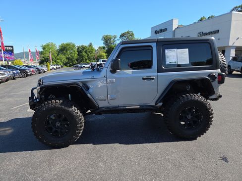 Used 2019 Jeep Wrangler Sport AWD/4WD image 7