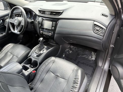Used 2018 Nissan Rogue SL FWD image 13
