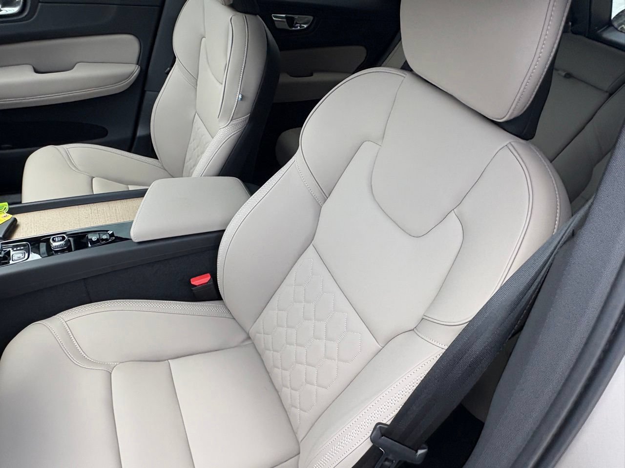 New 2026 Volvo XC60 B5 Core w/ Protection Package Premier AWD/4WD image 20