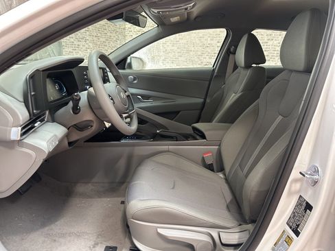 New 2026 Hyundai Elantra SE image 23
