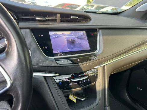 Used 2020 Cadillac XT5 Premium Luxury AWD/4WD image 13