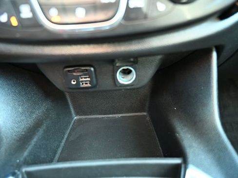 Used 2020 Chevrolet Traverse LT w/ LT Premium Package image 28