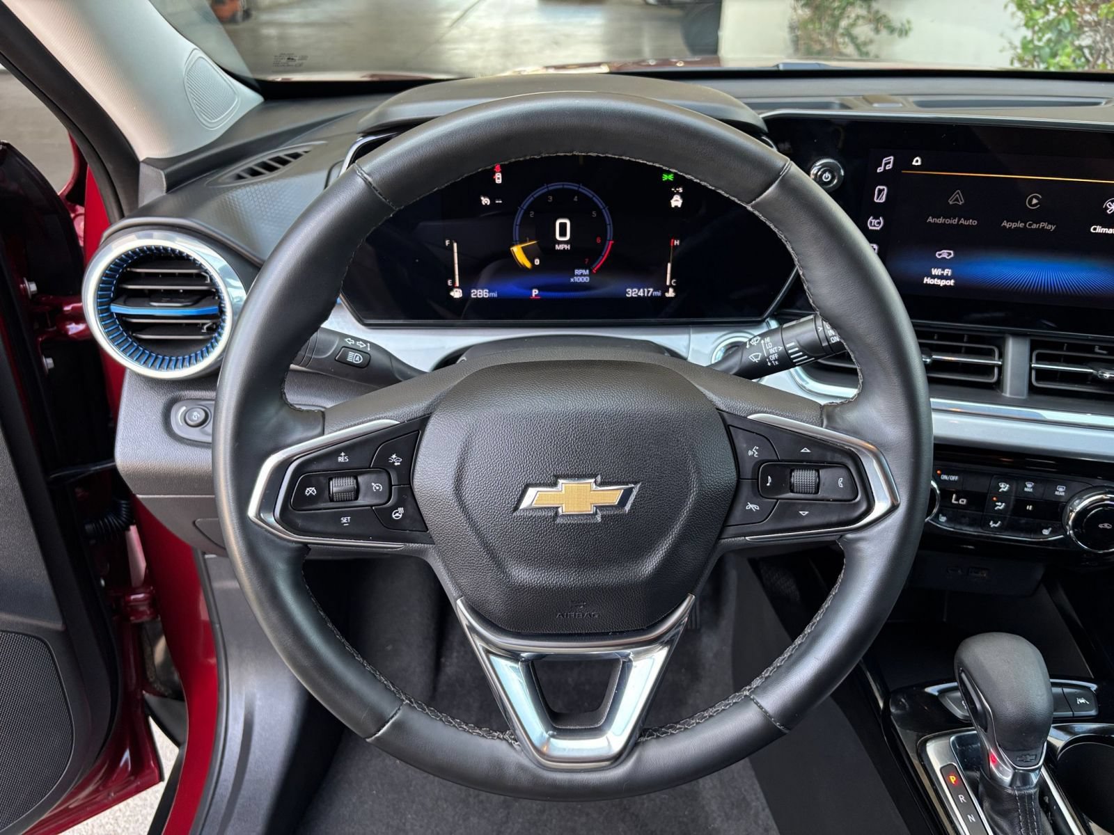 Used 2025 Chevrolet Trax LT w/ LT Convenience Package FWD image 50
