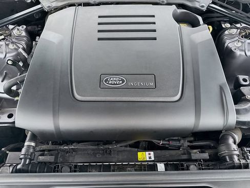 Used 2025 Land Rover Discovery S AWD/4WD image 32