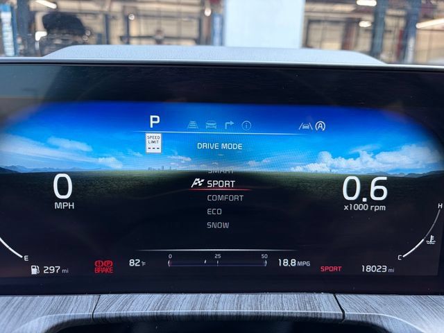 Certified 2023 Kia Telluride SX AWD/4WD image 18