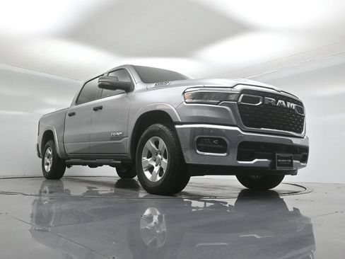 Used 2025 RAM 1500 2WD Crew Cab image 42