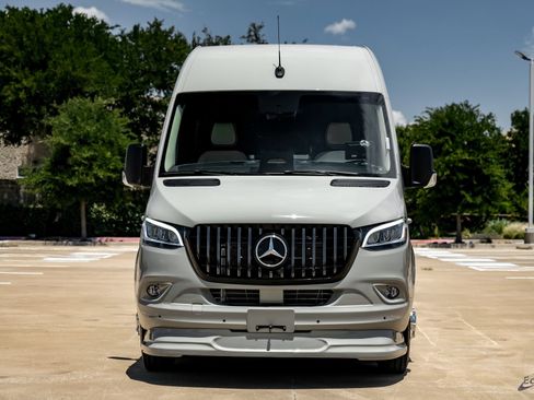 Used 2025 Mercedes-Benz Sprinter 3500 image 27