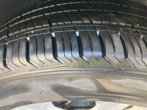Used 2018 Ford Escape SE w/ SE Sync 3 Package AWD/4WD image 38