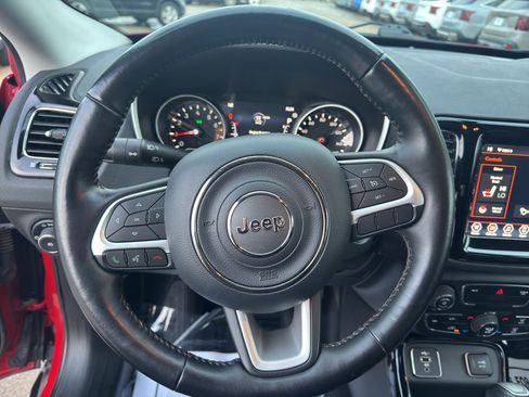 Used 2019 Jeep Compass Limited image 17