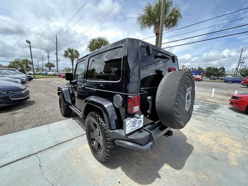 Used 2012 Jeep Wrangler Rubicon AWD/4WD image 5