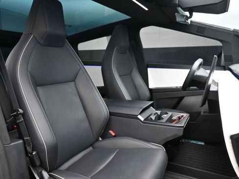 Used 2024 Tesla Cybertruck Cyberbeast AWD/4WD image 28