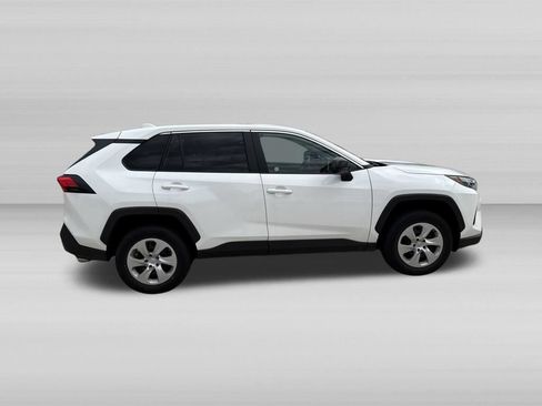 Used 2025 Toyota RAV4 LE AWD/4WD image 5