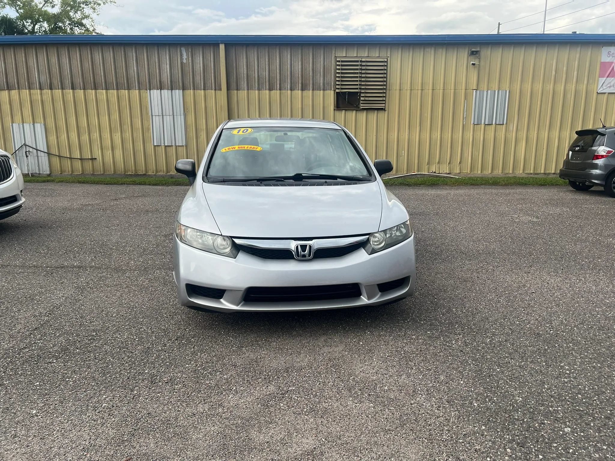 Used 2010 Honda Civic DX-VP image 3