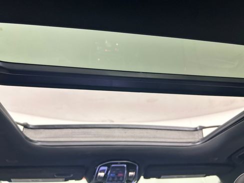 Used 2022 Jeep Grand Cherokee Summit w/ Luxury Tech Group V image 21