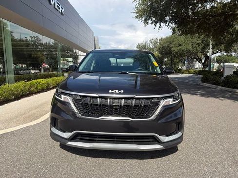 Used 2024 Kia Carnival LX FWD image 2
