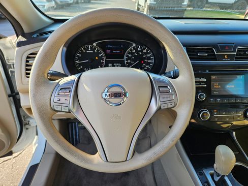Used 2014 Nissan Altima 2.5 S w/ Display Audio Package FWD image 18