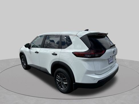 Used 2025 Nissan Rogue S AWD/4WD image 30