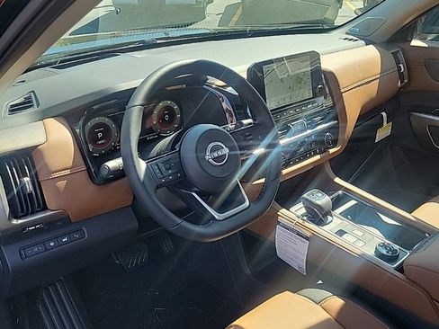 New 2025 Nissan Pathfinder Platinum w/ Cargo Package image 25