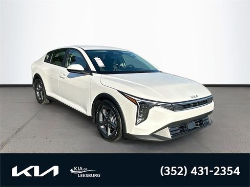 New 2025 Kia K4 LXS image 1