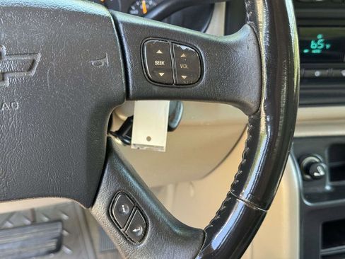 Used 2006 Chevrolet Silverado 1500 LT w/ Onstar Plus Package AWD/4WD image 11