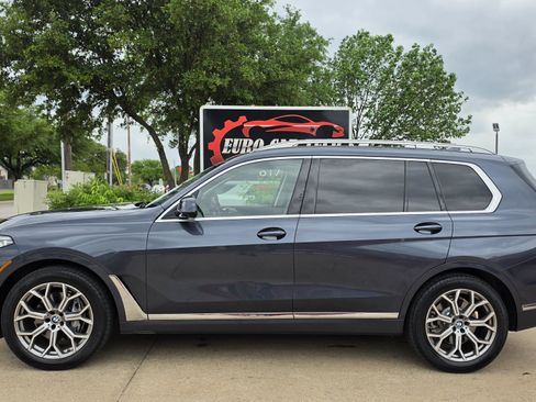 Used 2022 BMW X7 xDrive40i w/ Premium Package AWD/4WD image 2