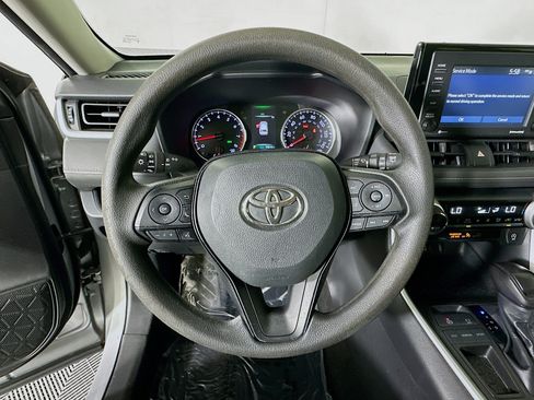 Used 2020 Toyota RAV4 XLE w/ Convenience Package FWD image 15