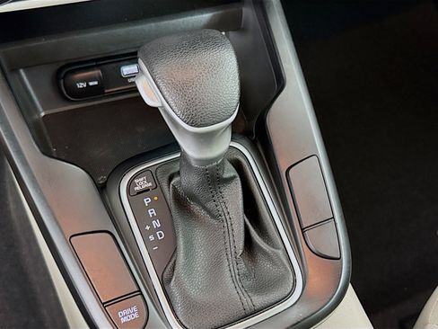 Used 2025 Kia Soul LX image 19