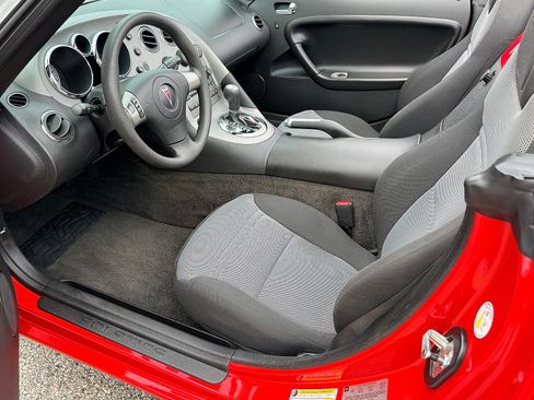 Used 2008 Pontiac Solstice Convertible w/ Preferred Package RWD image 51