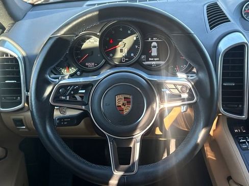 Used 2018 Porsche Cayenne Platinum Edition image 14