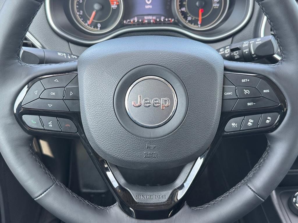 Used 2023 Jeep Cherokee Altitude Lux AWD/4WD image 13