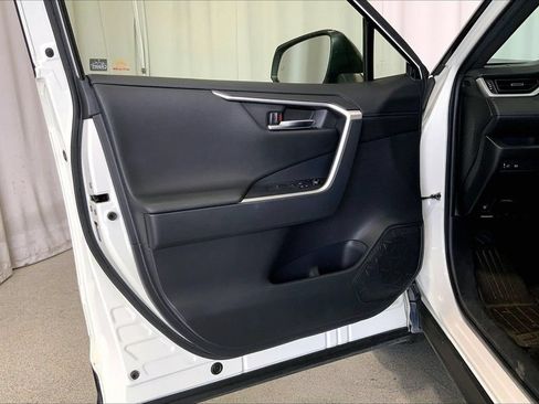 Used 2019 Toyota RAV4 XSE w/ Carpet Mat Package AWD/4WD image 21