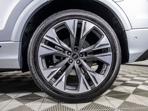 Used 2025 Audi Q8 Prestige image 42