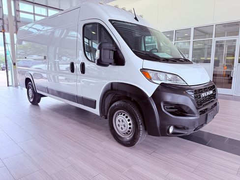 Used 2025 RAM ProMaster 3500 w/ Convenience Group FWD image 3