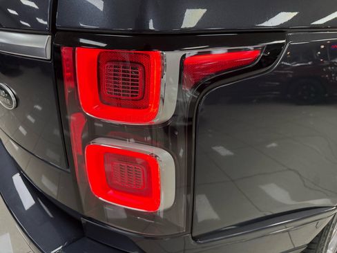 Used 2019 Land Rover Range Rover HSE image 10