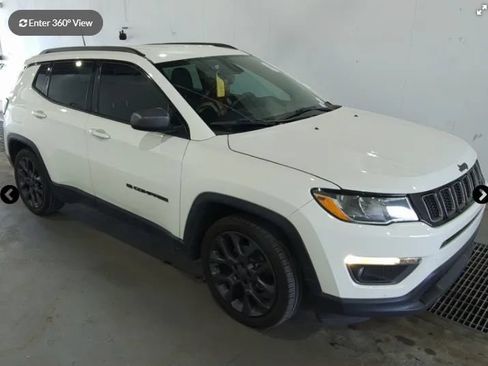 Used 2021 Jeep Compass Latitude FWD image 1