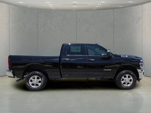 New 2026 RAM 2500 Big Horn AWD/4WD image 3