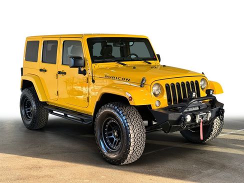 Used 2015 Jeep Wrangler Unlimited Rubicon w/ Max Tow Package image 3